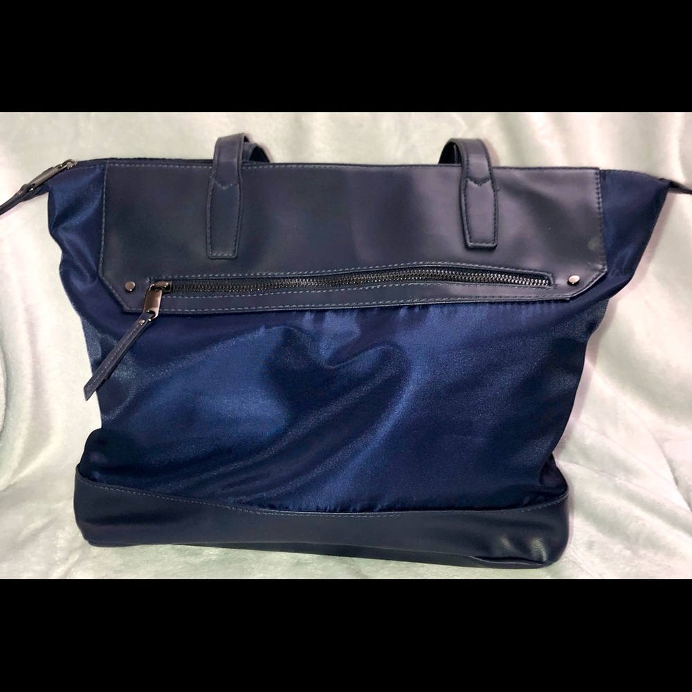 Navy blue handbag zipper tote